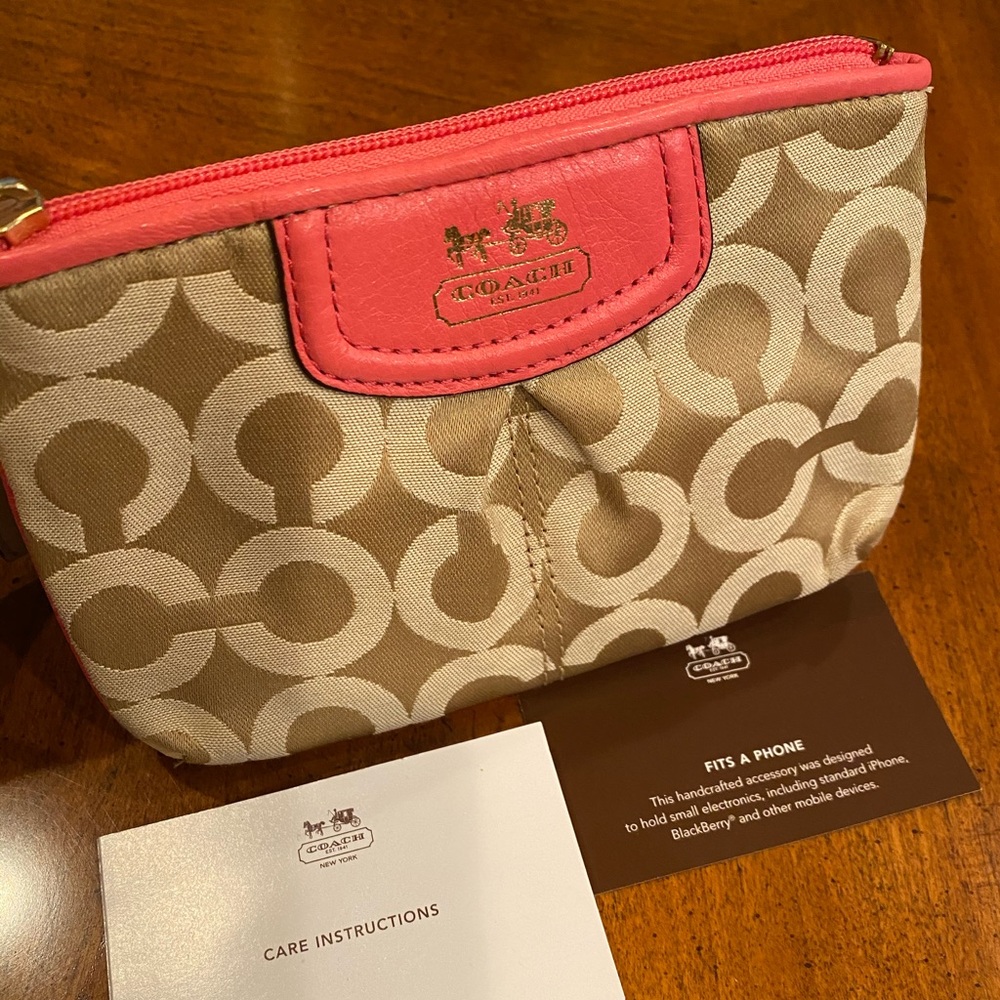 Authentic Coach Madison Op Art Wristlet